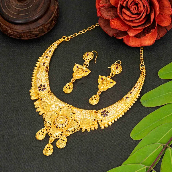 Gold_Stylish_And_Stunning_Brass_Gold_Plated_Jewellery_Set_For_Women
