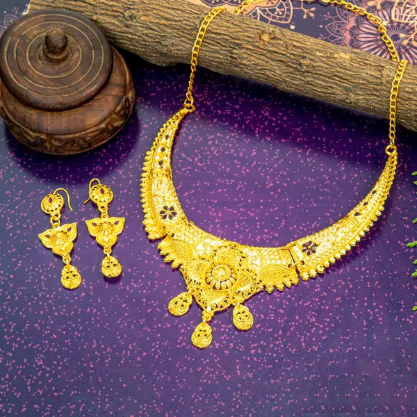 Gold_Stylish_And_Stunning_Brass_Gold_Plated_Jewellery_Set_For_Women