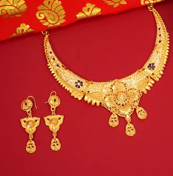 Gold_Stylish_And_Stunning_Brass_Gold_Plated_Jewellery_Set_For_Women