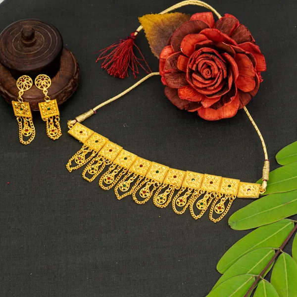 Gold_Stylish_Brass_Gold_Plated_Necklace_With_Earrings_For_Women
