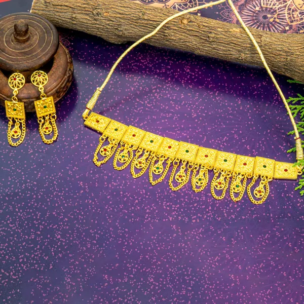 Gold_Stylish_Brass_Gold_Plated_Necklace_With_Earrings_For_Women