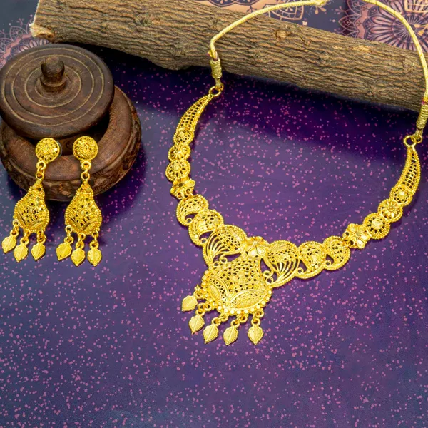 Gold_Designer_And_Stylish_Brass_Gold_Plated_Jewellery_Set_For_Women