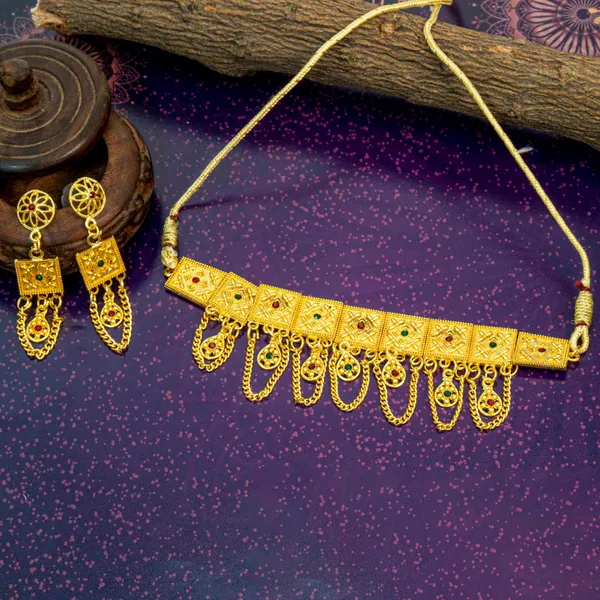Gold_Traditional_And_Stylish_Brass_Gold_Plated_Jewellery_Set_For_Women