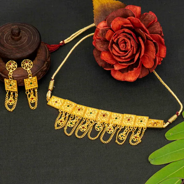 Gold_Traditional_And_Stylish_Brass_Gold_Plated_Jewellery_Set_For_Women