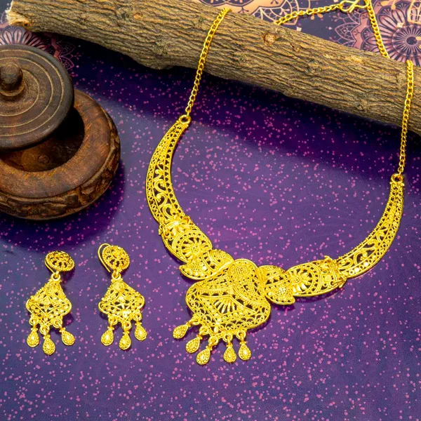 Gold_Traditional_Gold_Plated_Choker_Necklace_Set_For_Women
