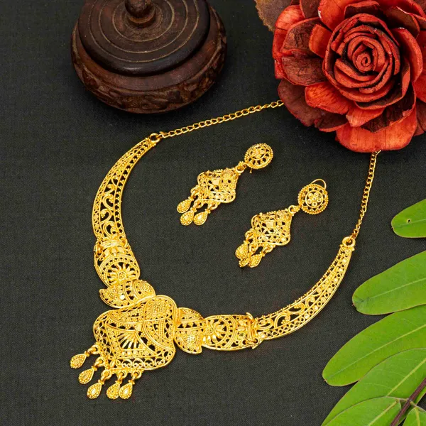 Gold_Traditional_Gold_Plated_Choker_Necklace_Set_For_Women
