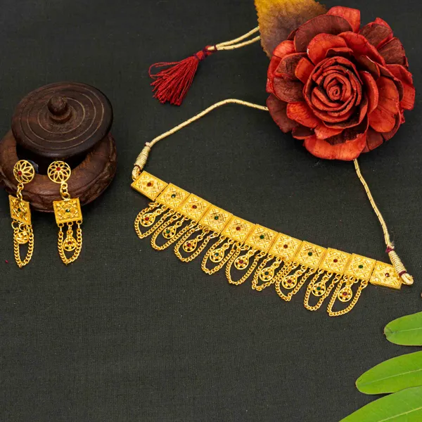 Gold_Attractive_Choker_Gold_Plated_Necklace_Set_For_Women