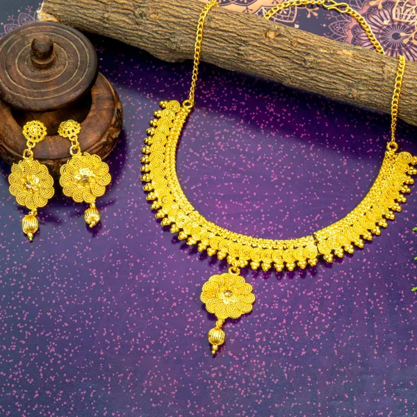 Gold_Astonish_Gold_Plated_Choker_Necklace_Set_For_Women