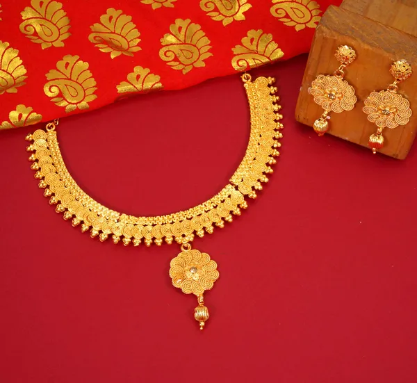 Gold_Astonish_Gold_Plated_Choker_Necklace_Set_For_Women
