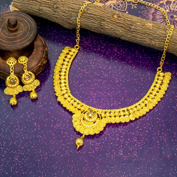 Gold_Incredible_Classic_Gold_Plated_Kundan_Choker_Necklace_Set_For_Women