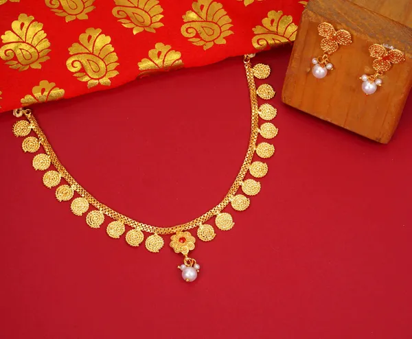 Gold_Graceful_Gold_Plated_Necklace_Set_For_Women