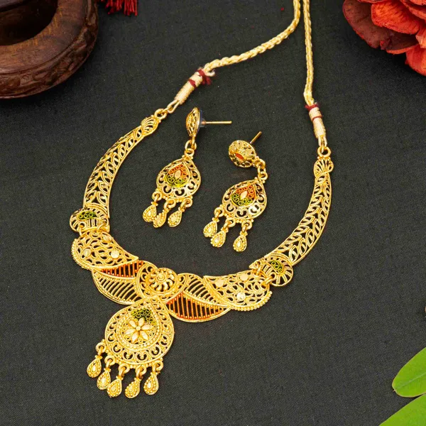 Gold_Attractive_Choker_Gold_Plated_Necklace_Set_For_Women