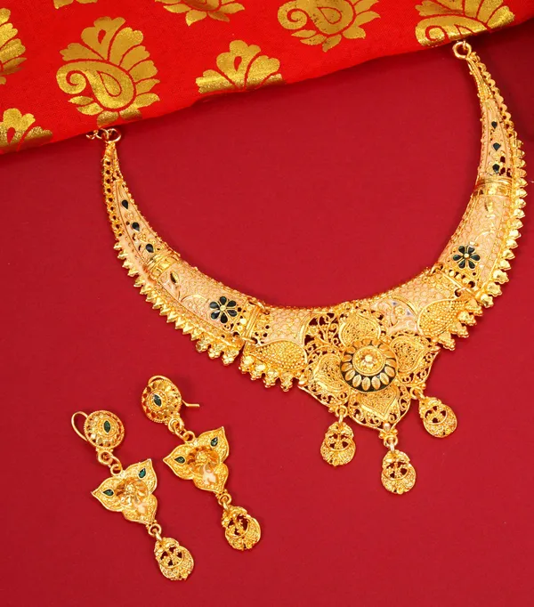 Gold_Stylish_And_Trendy_Brass_Gold_Plated_Jewellery_Set_For_Women