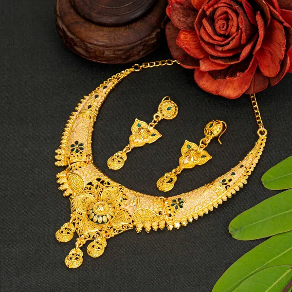 Gold_Stylish_And_Trendy_Brass_Gold_Plated_Jewellery_Set_For_Women
