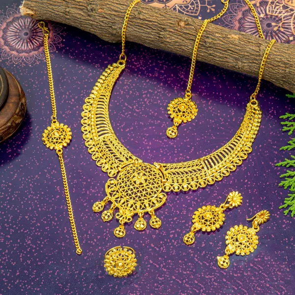 Gold_Stylish_And_Designer_Brass_Gold_Plated_Jewellery_Set_For_Women