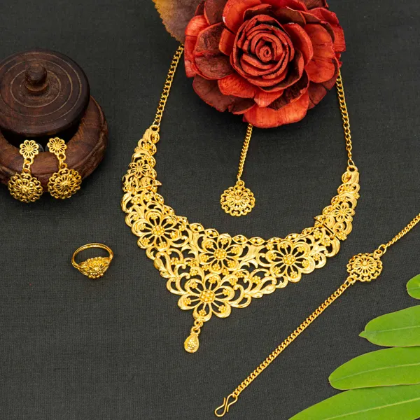 Gold_Designer_And_Trendy_Gold_Plated_Brass_Necklace_Set_Along_With_Earrings,_Mangtika,_Ring_And_Bracelet_For_Women