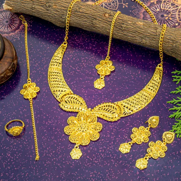 Gold_Regular_Traditional_Gold_Plated_Jewellery_Set_Along_With_Earrings,_Mangtika,_Ring_And_Bracelet_For_Women