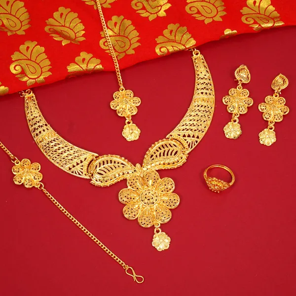 Gold_Regular_Traditional_Gold_Plated_Jewellery_Set_Along_With_Earrings,_Mangtika,_Ring_And_Bracelet_For_Women
