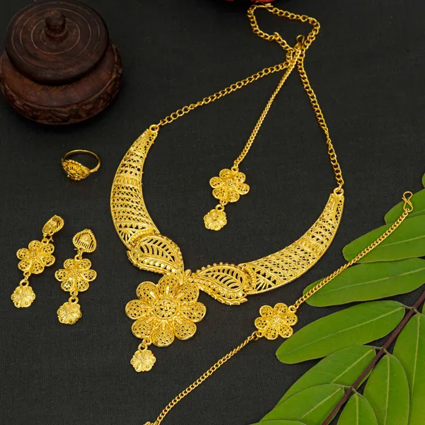 Gold_Regular_Traditional_Gold_Plated_Jewellery_Set_Along_With_Earrings,_Mangtika,_Ring_And_Bracelet_For_Women