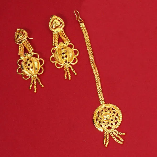 Gold_Traditional_Brass_Gold_Plated_Jewellery_Set_With_Earrings,_Nathiya,_Ring,_Mangtika_And_Bracelet_For_Women