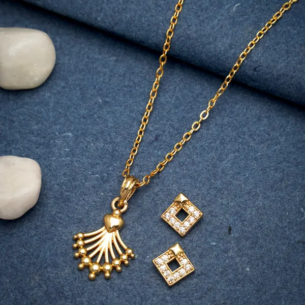 Gold_Stylish_And_Trendy_Gold_Plated_Necklace_Chain_Pendant_With_Earrings_For_Women