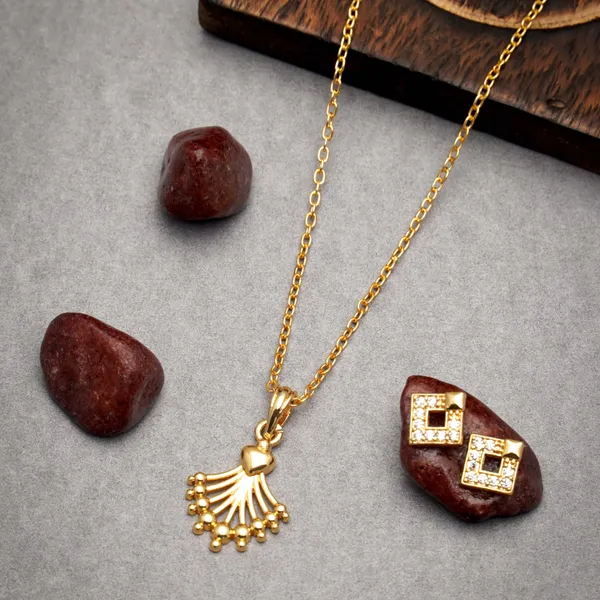 Gold_Stylish_And_Trendy_Gold_Plated_Necklace_Chain_Pendant_With_Earrings_For_Women