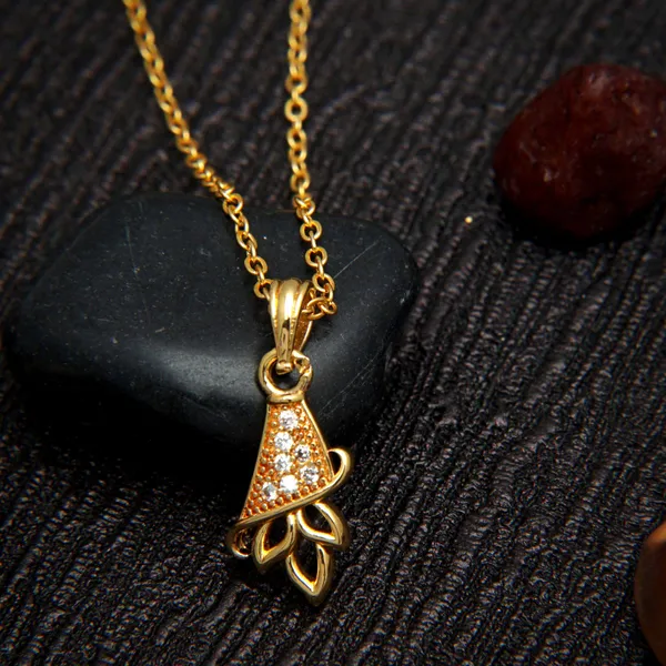 Gold_Beautiful_And_Trendy_Gold_Plated_Necklace_Chain_For_Women