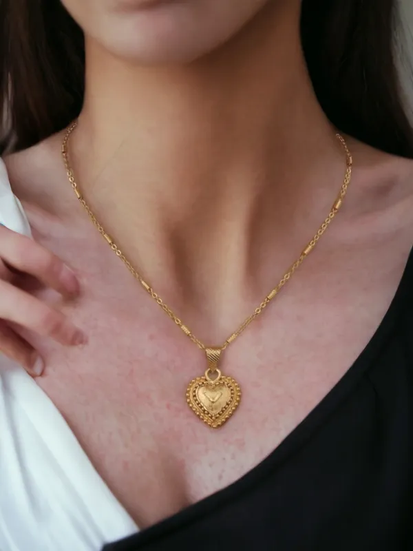 Gold_Heart_-_Shaped_Brass_Necklace_Chain_&_Girls_For_Women