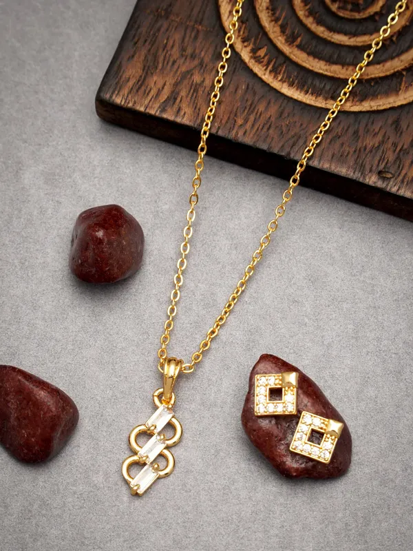 Gold_Designer_And_Stylish_Ad_Stone_Gold_Plated_Necklace_With_Earrings_For_Women
