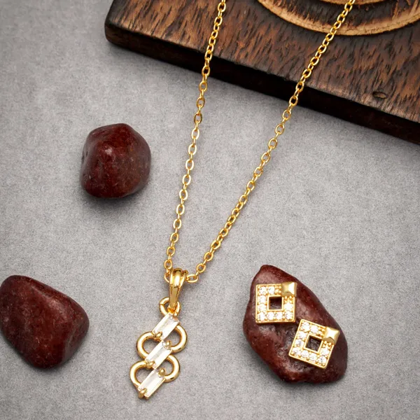 Gold_Designer_And_Stylish_Ad_Stone_Gold_Plated_Necklace_With_Earrings_For_Women