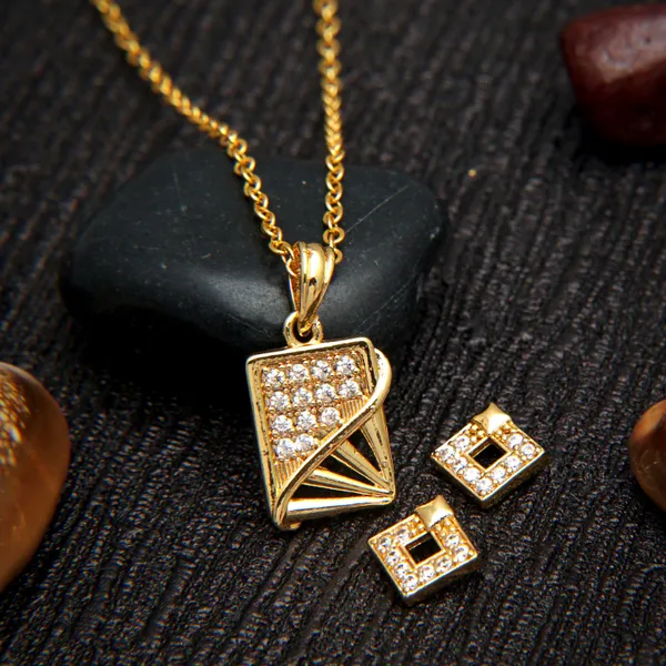 Gold_Charming_And_Elegance_Ad_Stone_Necklace_Chain_Set_For_Women