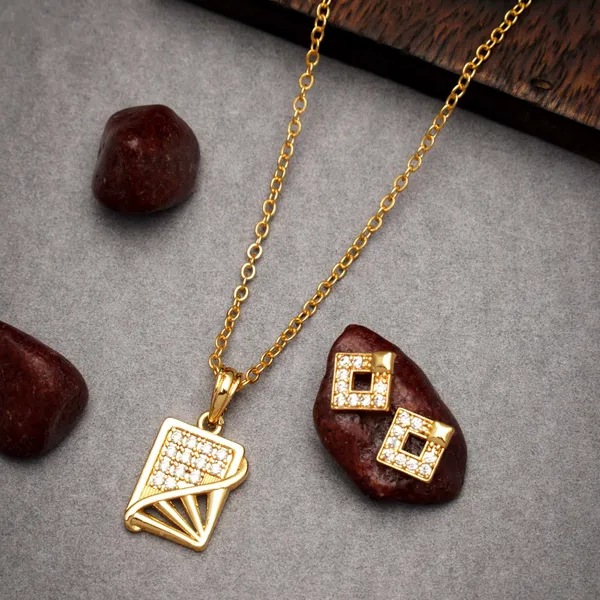 Gold_Charming_And_Elegance_Ad_Stone_Necklace_Chain_Set_For_Women
