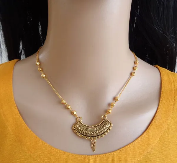 Gold_Stylish_And_Designer_Gold_Plated_Mangalsutra_For_Women