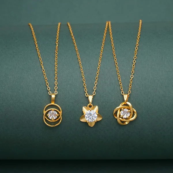 Gold_Beautiful_And_Stylish_Ad_Stone_Flower_And_Round_Shape_Necklace_Chain_For_Women