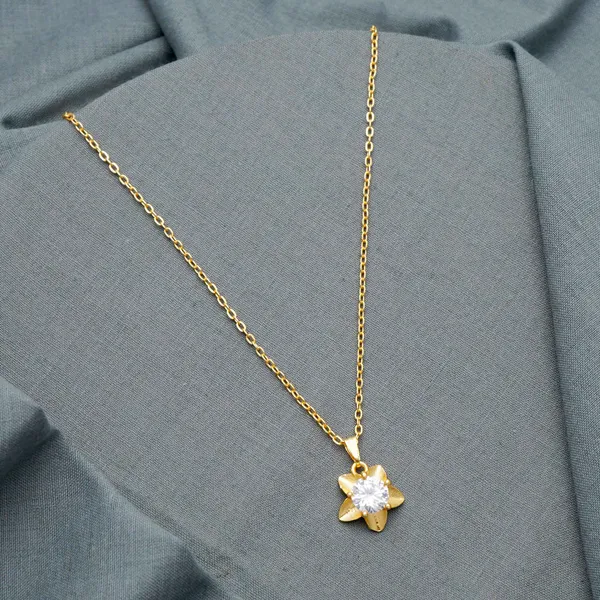 Gold_Beautiful_And_Stylish_Ad_Stone_Flower_And_Round_Shape_Necklace_Chain_For_Women