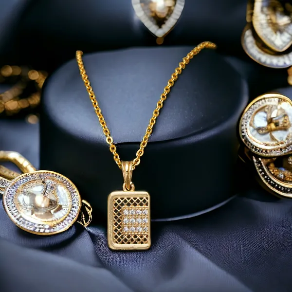 Gold_Shining_Gold_Necklace_Chain_For_Women