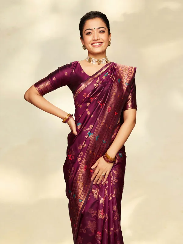 WINE_BANARASI_SILK_FLORAL_SAREE_WITH_UNSTITCHED_BLOUSE_PIECE