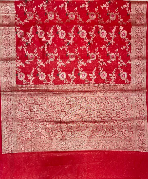 Humairah_Presents_Red_Semi_Georgette_Tilfi_Mina_Floral_Zari_Jaal_with_Banarasi_Floral_Pallu_and_Red_Blouse
