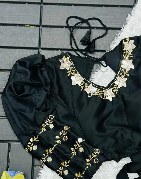 Black_Real_Mirror_And_Handwork_Blouse_With_Heavy_Bow_Style_Pattern_And_Beautiful_Tassels
