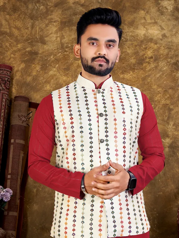 Red_Cotton_Polyester_Embroidery_Work_Kurta_Sets_With_Modi/Nehru_Jacket