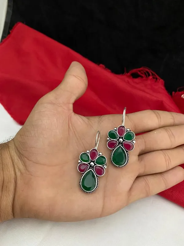 Red_Green__Hook_Model_Earrings