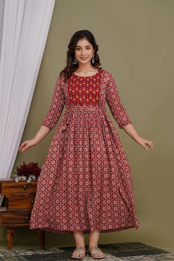 Red_Cotton_Maternity_And_Feeding_Kurti