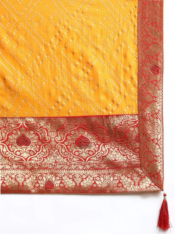 Green_Shimmer_Chiffon_Embroidery_Border_with_Foil_Work_Saree