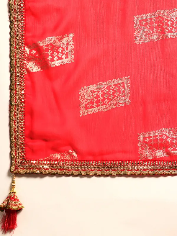 Indian_Women_Pink_Chiffon_Embroidery_Border_with_foil_work