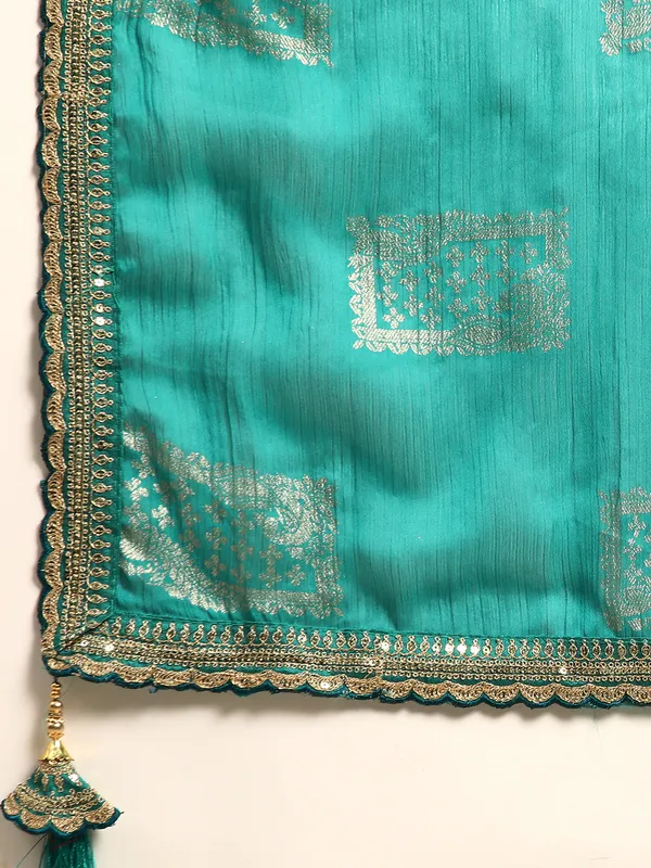Indian_Women_Turquoise_Green_Chiffon_Embroidery_Border_with_foil_work