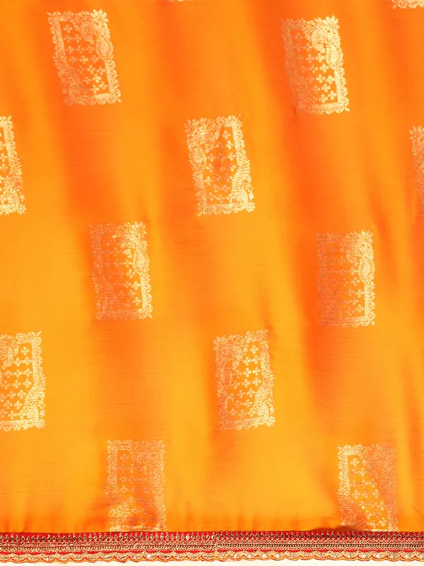 Indian_Women_Yellow_Chiffon_Embroidery_Border_with_foil_work
