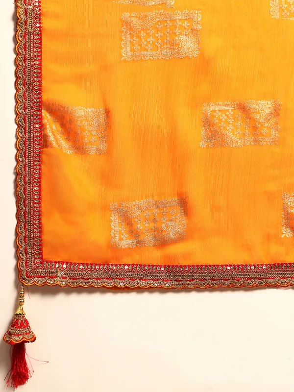 Indian_Women_Yellow_Chiffon_Embroidery_Border_with_foil_work