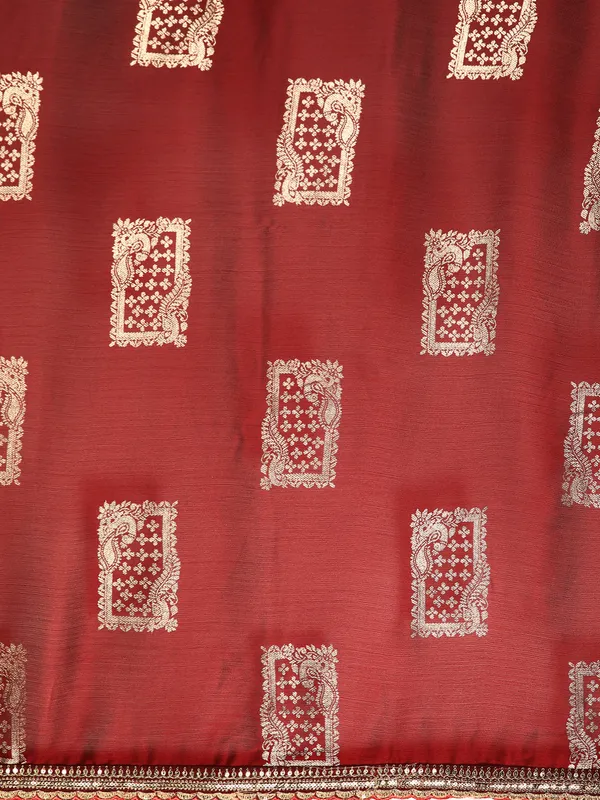 Indian_Women_Maroon_Chiffon_Embroidery_Border_with_foil_work