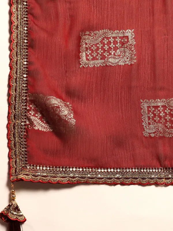 Indian_Women_Maroon_Chiffon_Embroidery_Border_with_foil_work