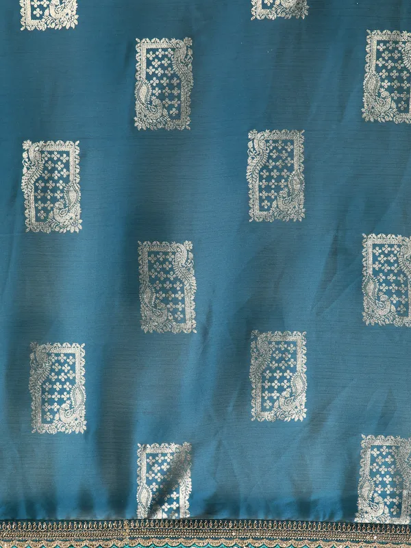 Indian_Women_Blue_Chiffon_Embroidery_Border_with_foil_work